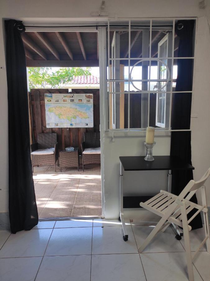 Garden Studio Flat Mango Walk Apartamento Montego Bay Exterior foto